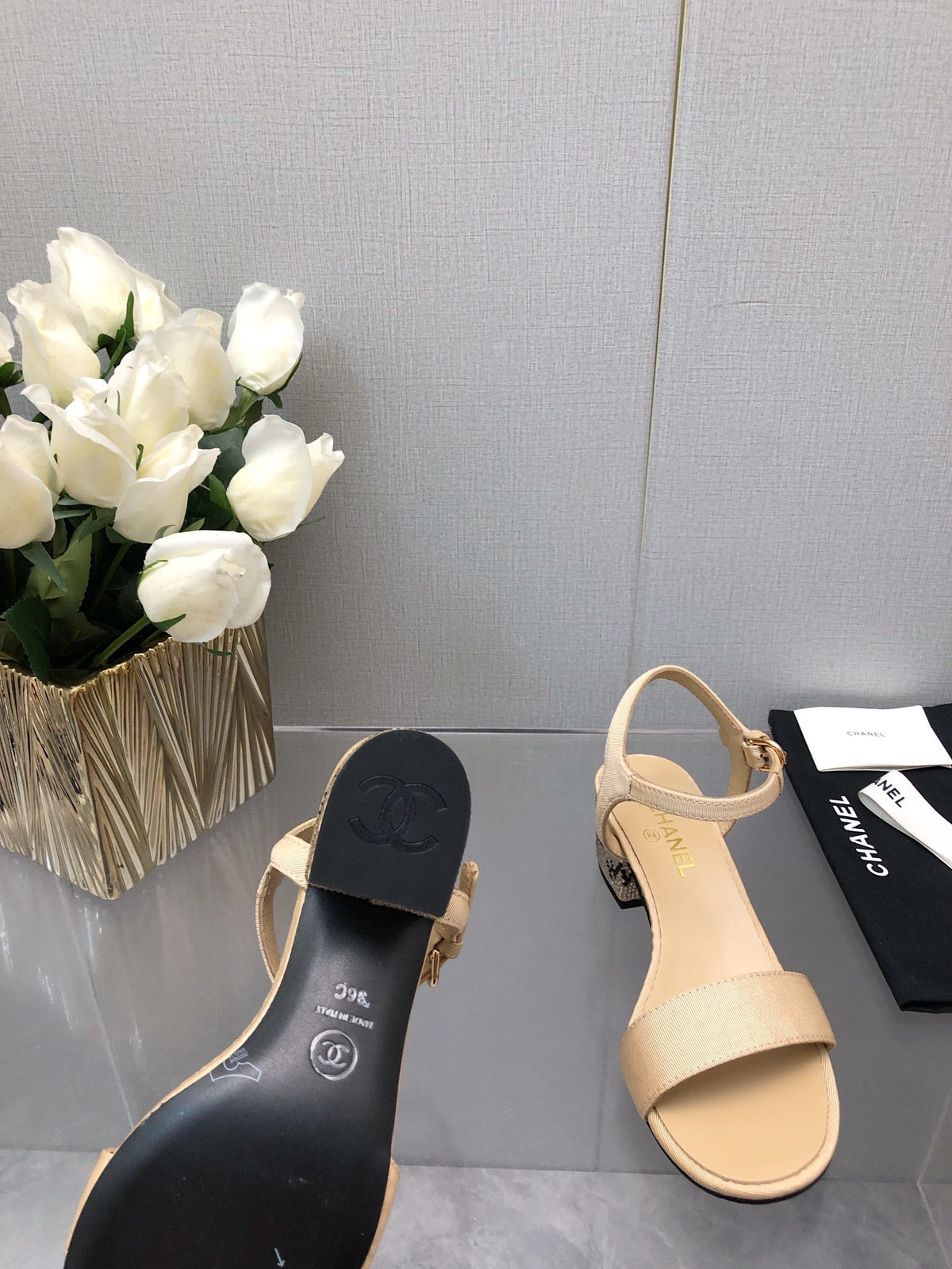 CHANEL BLOCK HEEL WITH CRYSTAL 5 CM SANDAL IN SAND BROWN FABRIC
