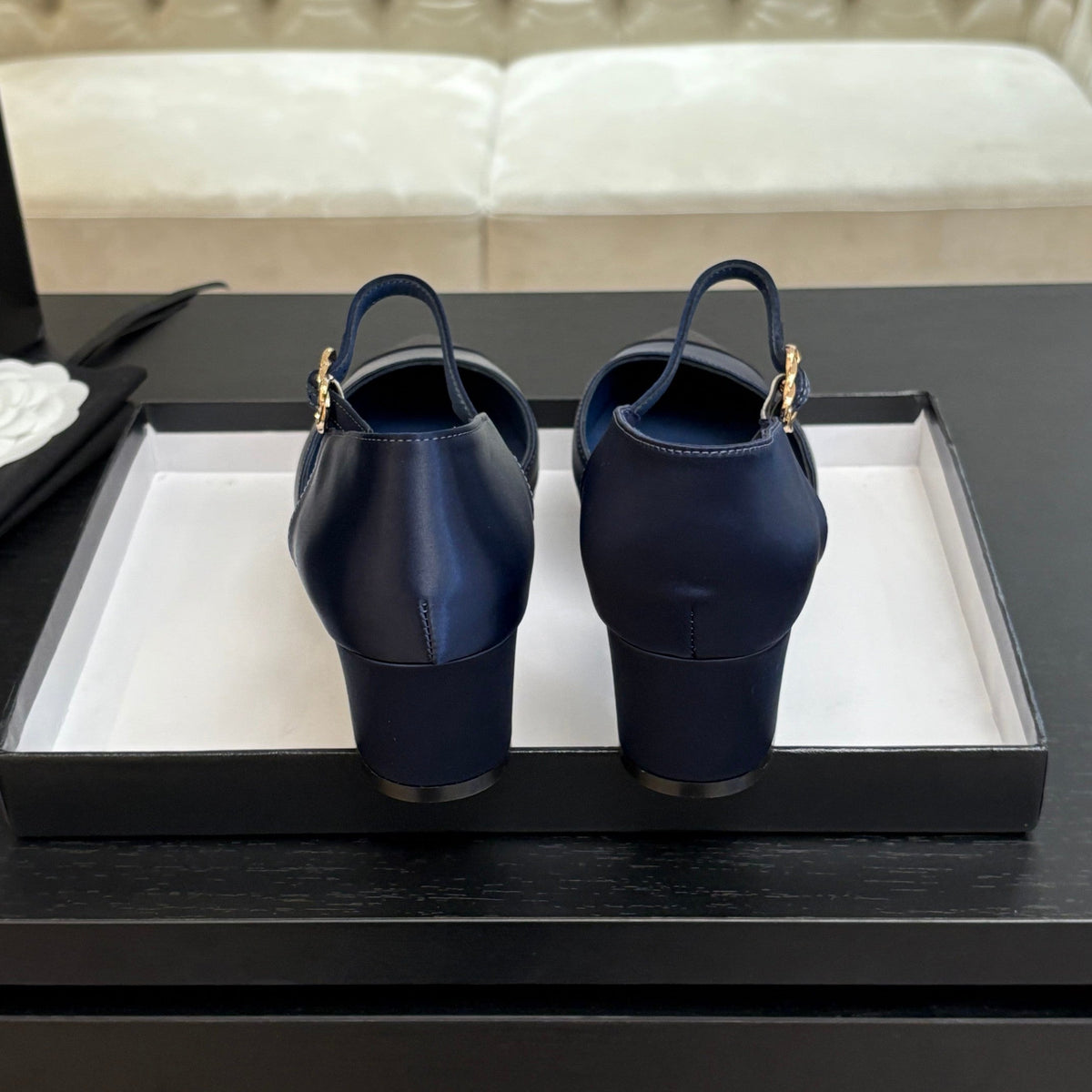 CHANEL BLOCK HEEL SLINGBACKS IN NAVY BLUE MIX BLACK SILK FABRIC