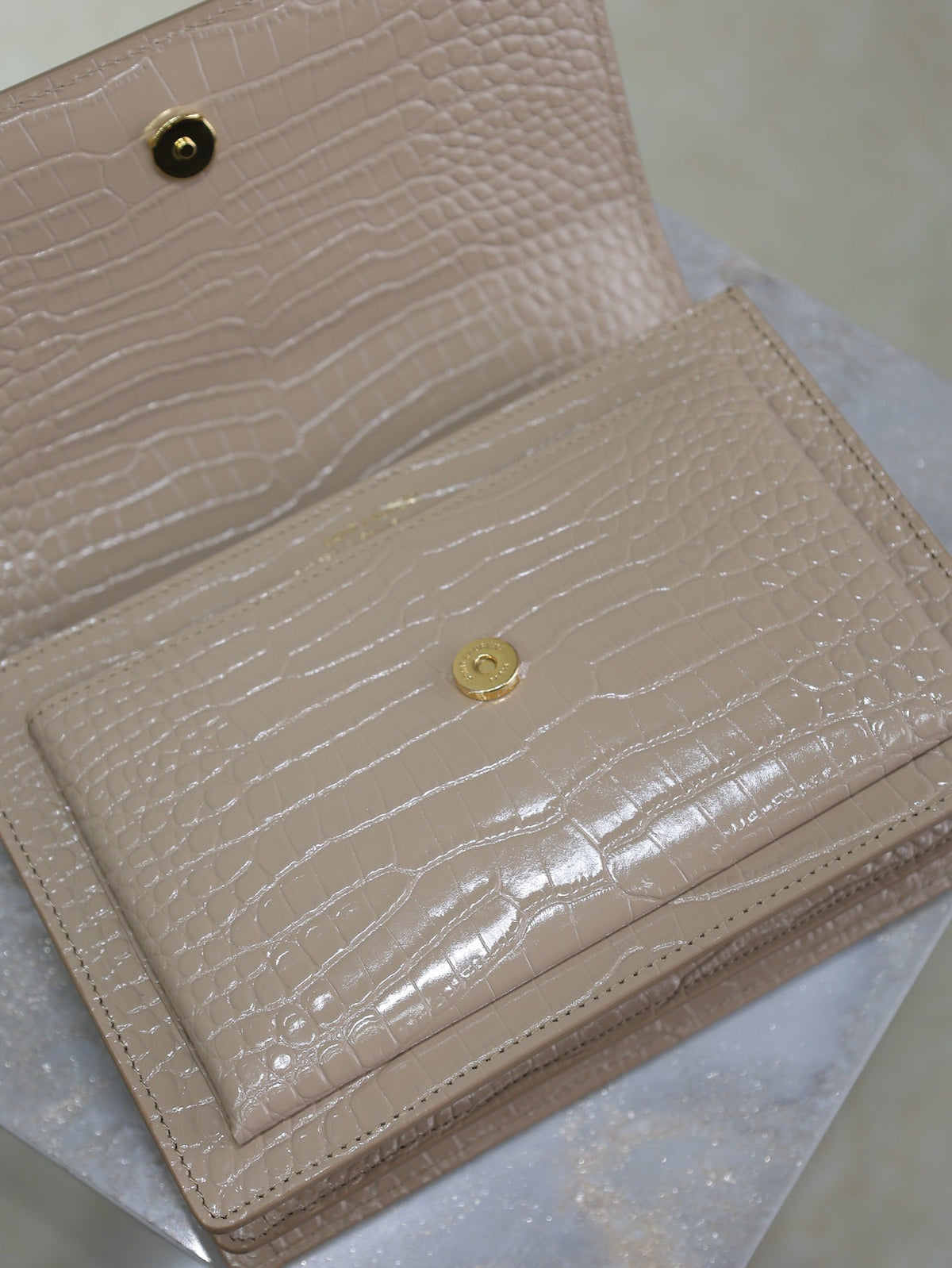 YSL 25S SUNSET MEDIUM 22 IN NUDE CROCODILE-EMBOSSED SHINY CALFSKIN GOLD HARDWRE